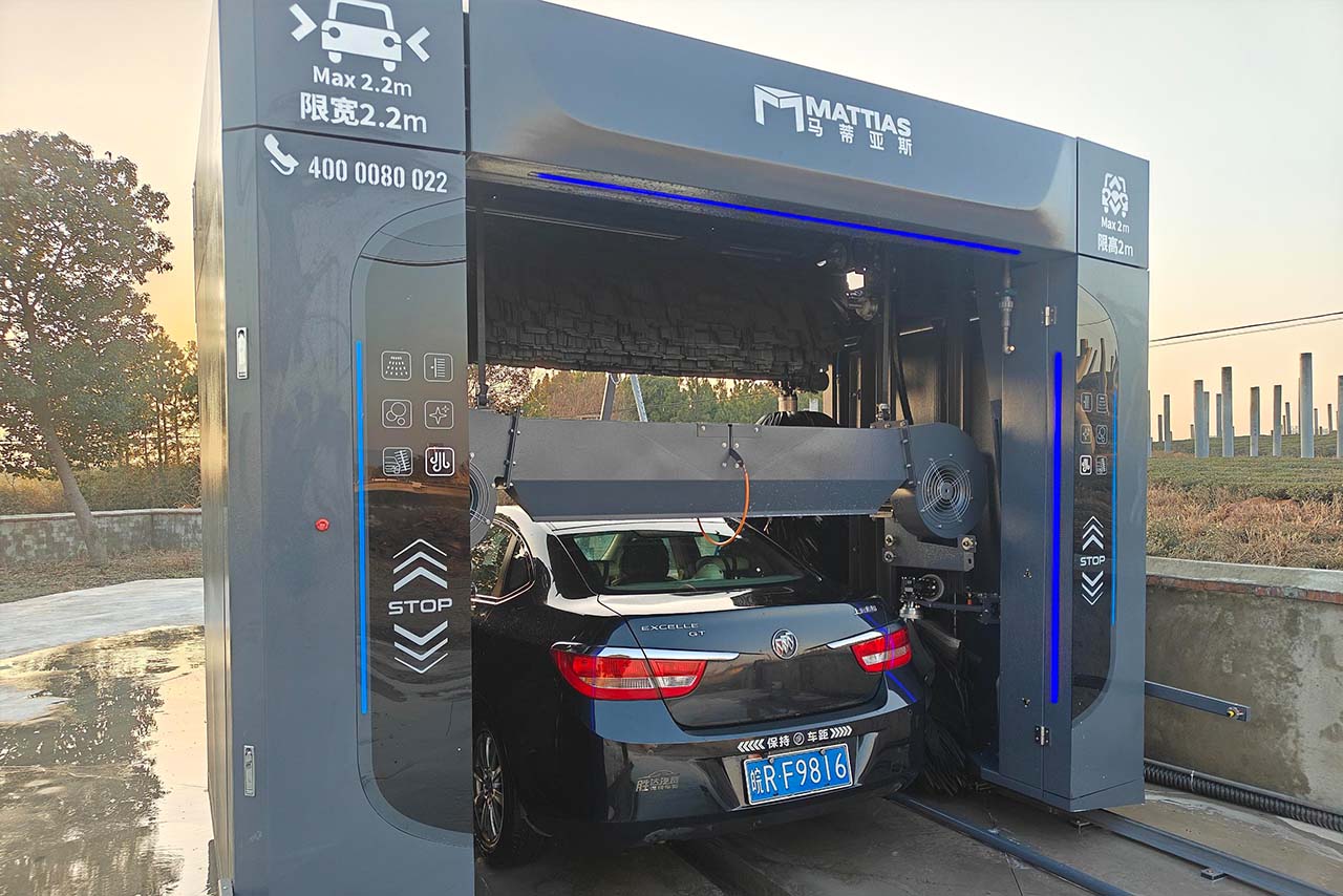 Mattias M-LM535 Installation in Chizhou Optimizing Gas Station ROI with 5-Brush Rollover Technology 1.jpg