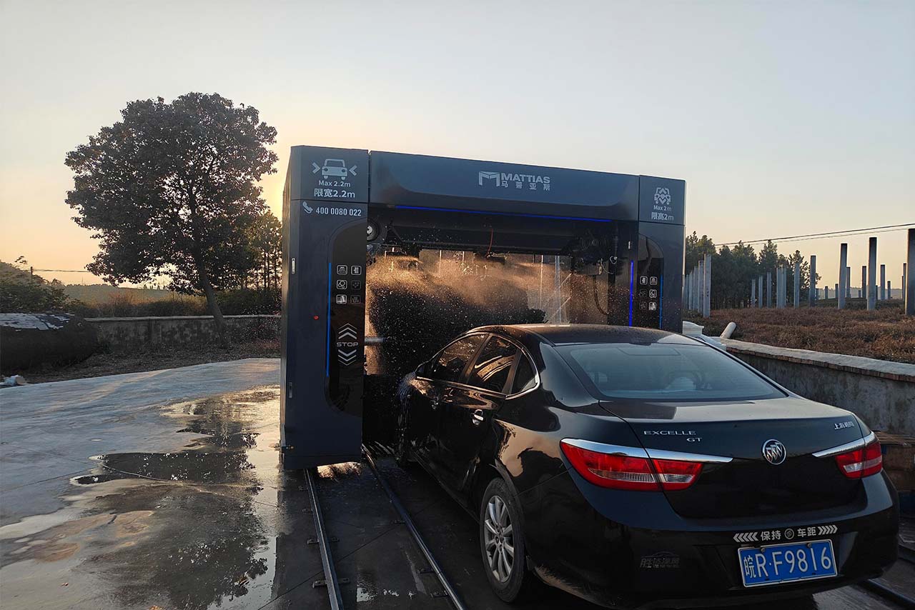 Mattias M-LM535 Installation in Chizhou Optimizing Gas Station ROI with 5-Brush Rollover Technology.jpg