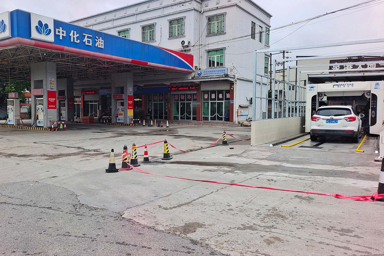 24-7 Unmanned Vehicle Care Mattias M-LM535 Rollover Car Wash Installation at Sinochem Quangang Station, Quanzhou.jpg